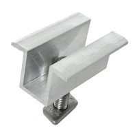 Mittlere Klemmhalterung H25 L50 Roh mit Schraube M8x20 und Einsatz für 30-mm-Paneele